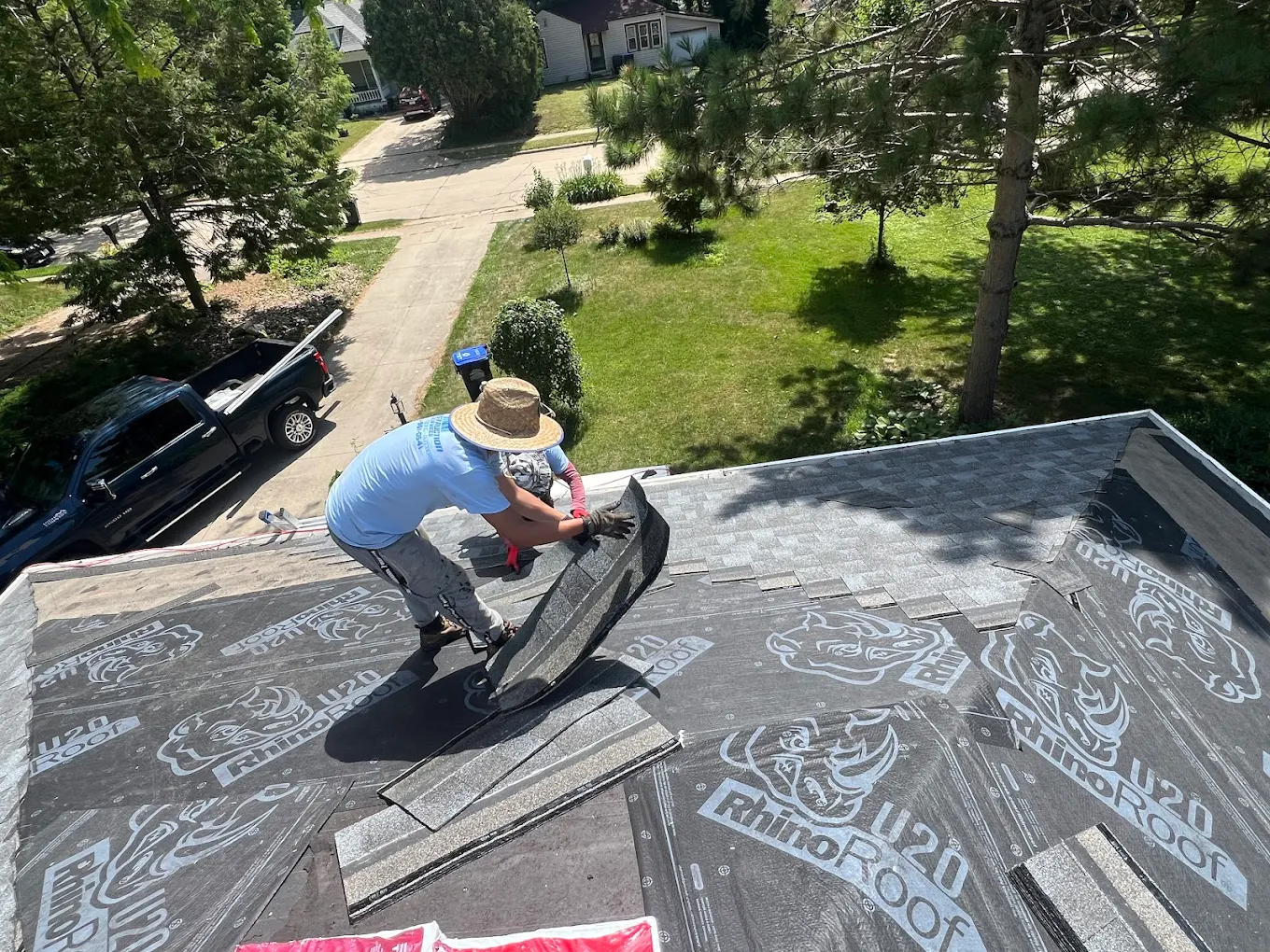 Roofing contractors Iowa City Iowa